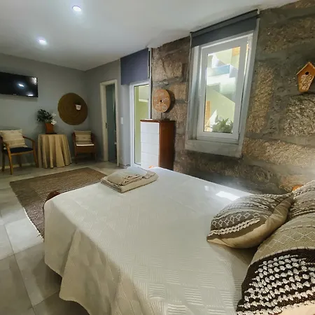 Guest house En-suite Bedroom And Garage In Center